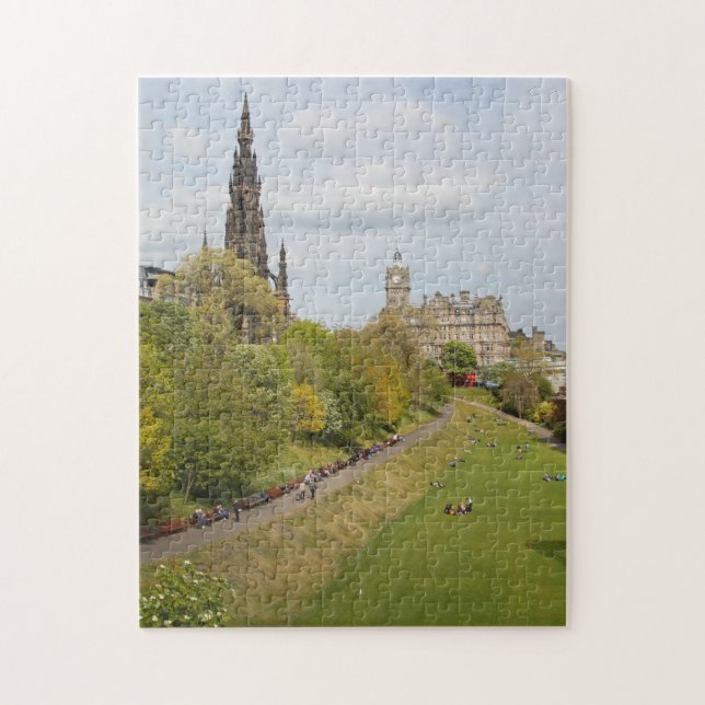 Quebra-cabeça Jardins da rua Princesa, Edimburgo, Escócia (Vertical)