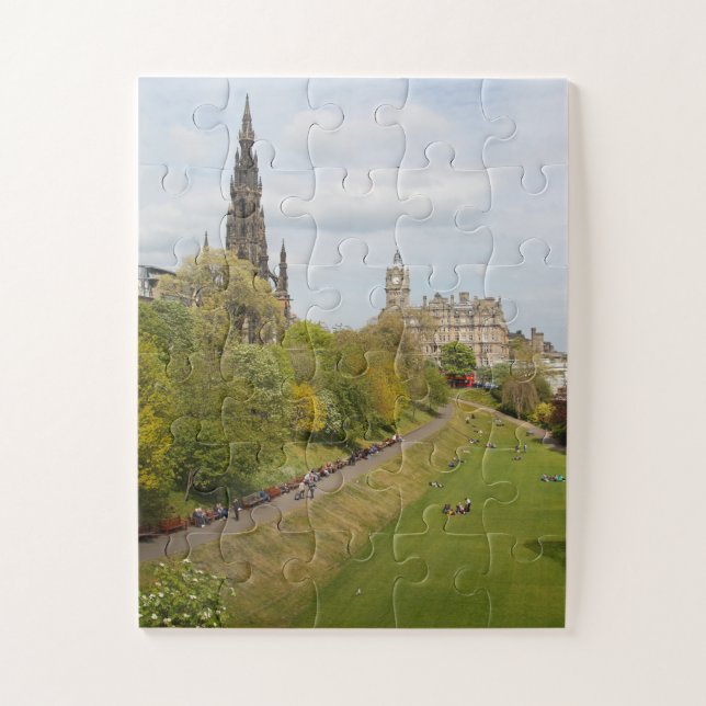 Quebra-cabeça Jardins da rua Princesa, Edimburgo, Escócia (Vertical)