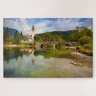 Quebra-cabeça Lago Bohinj com reflexo de igreja na Eslovênia