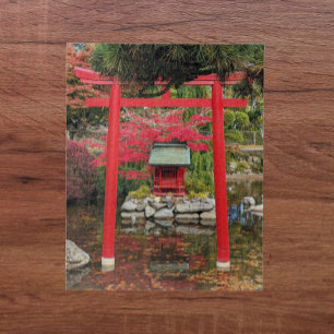 Quebra-cabeça Lago do Jardim Japonês com Portão Torii Vermelho