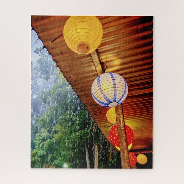 Quebra-cabeça Lantern Light in the Rain – Quiet Guatemala Jigsaw (Vertical)