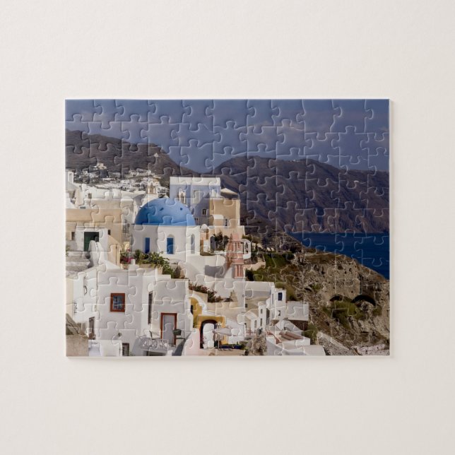 Quebra-cabeça Linda aldeia de Oia com edifícios brancos (Horizontal)