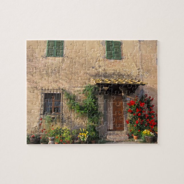 Quebra-cabeça Linda casa velha com flores em San Gimignano (Horizontal)