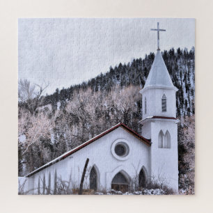 Quebra-cabeça Little Mountain Town Church - 20x20 - 676 pcs