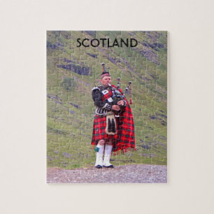 Quebra-cabeça Lone Scottish bagpiper, Highlands, Escócia