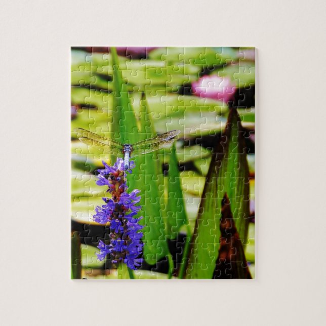 Quebra-cabeça Lótus de Dragfly e flor púrpura (Vertical)