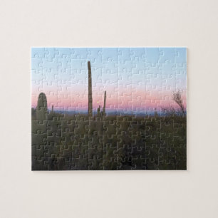 Quebra-cabeça Lua Rosa sobre Saguaro ao Nascer do Sol