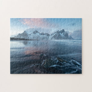 Quebra-cabeça Luz surpreendente em Islândia Stokksnes,