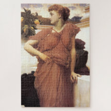 Mulher Clássica Bonita na Fonte