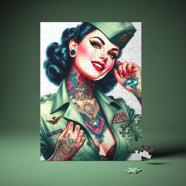 Quebra-cabeça Mulher Militar Tatuada Vintage (Criador carregado)