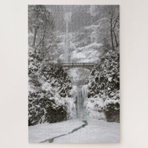 Quebra-cabeça Multnomah Falls cobertas em neve e gelo no inverno