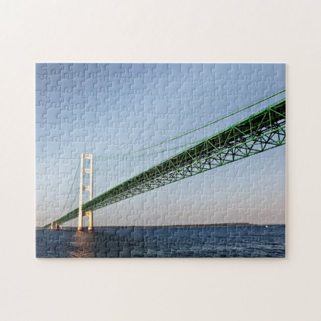 Quebra-cabeça Navegando sob a ponte Mackinac (Horizontal)
