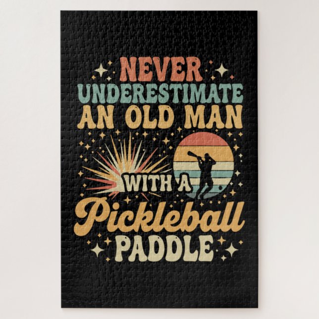 Quebra-cabeça Nunca Subestime Um Homem Velho Com Um Pickleball (Vertical)