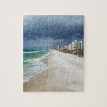 Nuvens de chuva sobre a praia da Cidade do Panamá,
