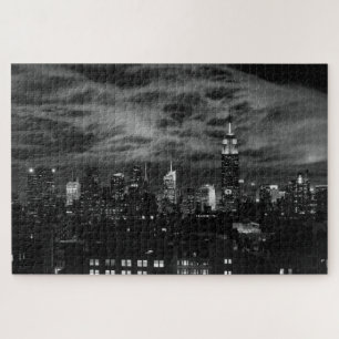 Quebra-cabeça Nuvens etéreos: Skyline de NYC, estado Bldg BW do