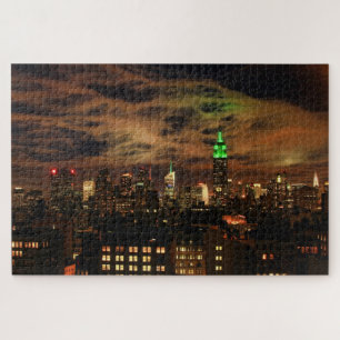 Quebra-cabeça Nuvens etéreos: Skyline de NYC, estado Bldg do