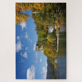 Quebra-cabeça O lago sangrou com as árvores em cores do outono