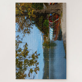 Quebra-cabeça Os barcos de turista coloridos no lago sangraram