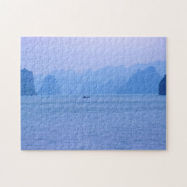 Quebra-cabeça Pequeno barco de pesca em Ha Long Bay - Vietname, 