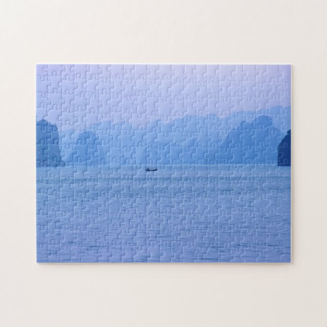 Quebra-cabeça Pequeno barco de pesca em Ha Long Bay - Vietname,  (Horizontal)