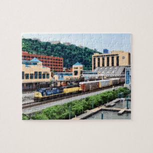 Quebra-cabeça Pittsburgh PA - Trem Passando pela Station Square