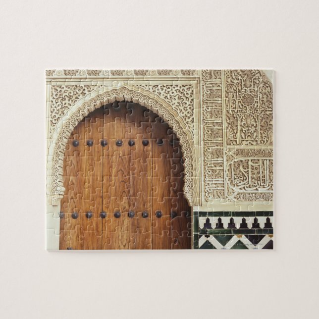 Quebra-cabeça Porta do Palácio de Alhambra, em Granada, Espanha  (Horizontal)
