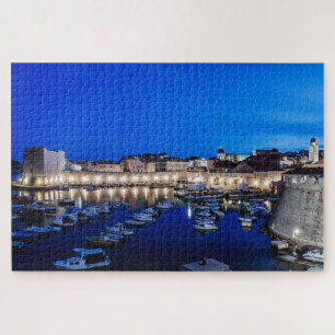 Quebra-cabeça Porto de Dubrovnik e paredes iluminadas à noite