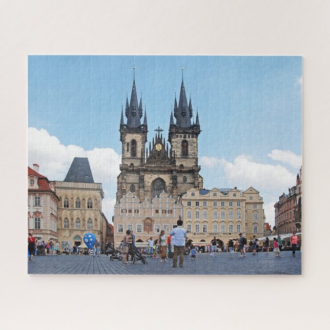Quebra-cabeça Praga. Praça da cidade e igreja velhas de Tyn (Horizontal)