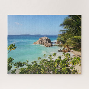 Quebra-cabeça Praia de Ilha Tropical Rochas Palmeiras