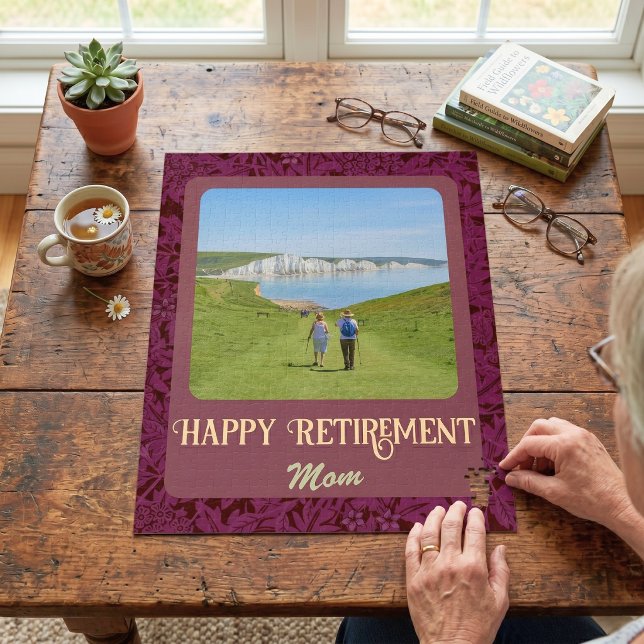 Quebra-cabeça Presentes felizes personalizados para o Red da Mãe (Personalized Happy Retirement Gifts for Mom Red Jigsaw Puzzle)