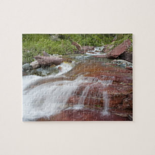 Quebra-cabeça Rocha vermelha em Baring Creek no Glacier National