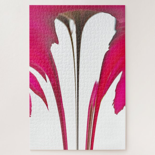 Quebra-cabeça Rosa vermelha fantástica do chic sob o céu branco. (Vertical)
