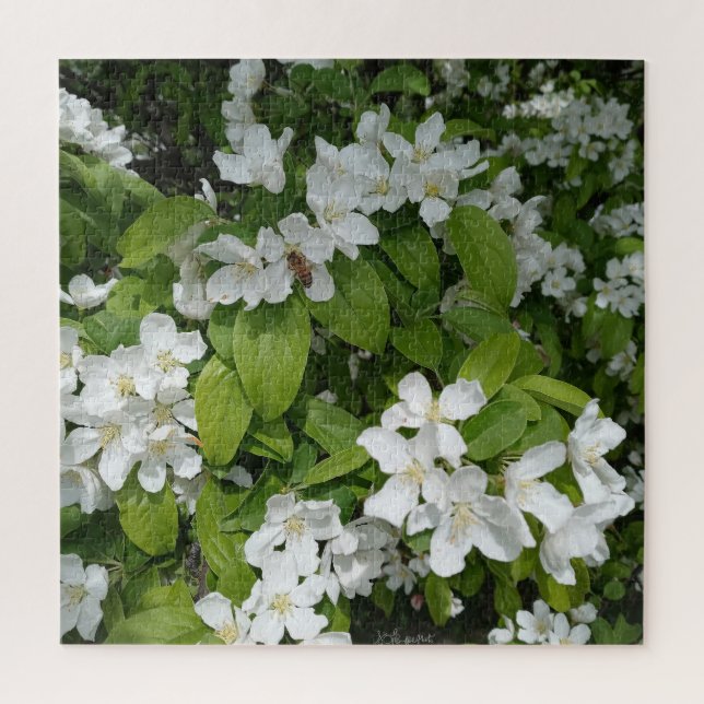 Quebra-cabeça Saboreando o Doce Aroma das Flores de Cerejeira (Vertical)