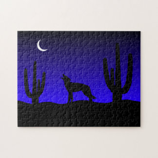 Quebra-cabeça Silhueta do Lobo Uivando no Deserto Noturno