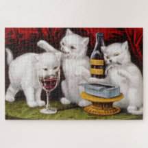 Três Kittens felizes no Banquete