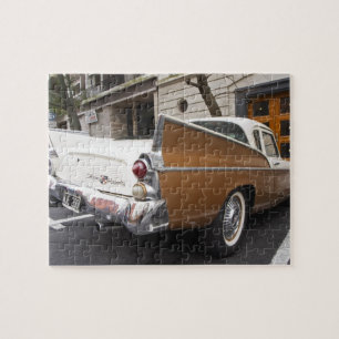 Quebra-cabeça Um carro clássico Studebaker Silver Hawk estaciona