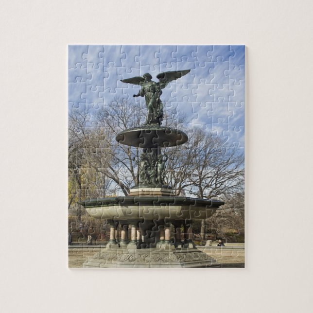 Quebra-cabeça Uma fonte Bethesda seca de inverno no Central Park (Vertical)