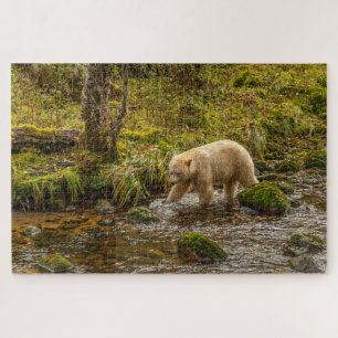 Quebra-cabeça Urso Espírito Branco caça peixes no Riordan Creek