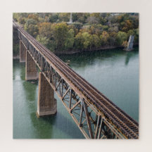 Via aérea fotográfica e ferroviária no Rio Potomac
