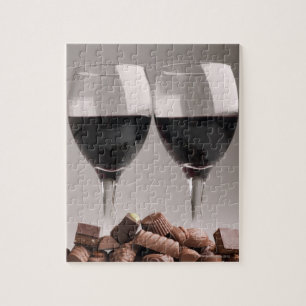 Quebra-cabeça vinho tinto com chocolates