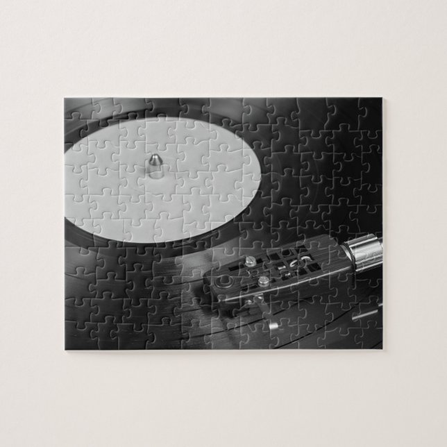 Quebra-cabeça Visão geral de vinil tocando em um toca-discos (Horizontal)