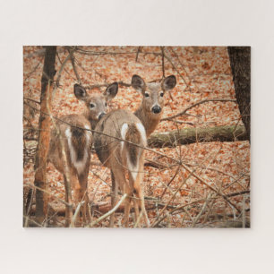 Quebra-cabeça Whitetail Doe e sua Fawn no outono Woods
