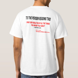QUEBRADO em reparação de T-shirts de cor clara