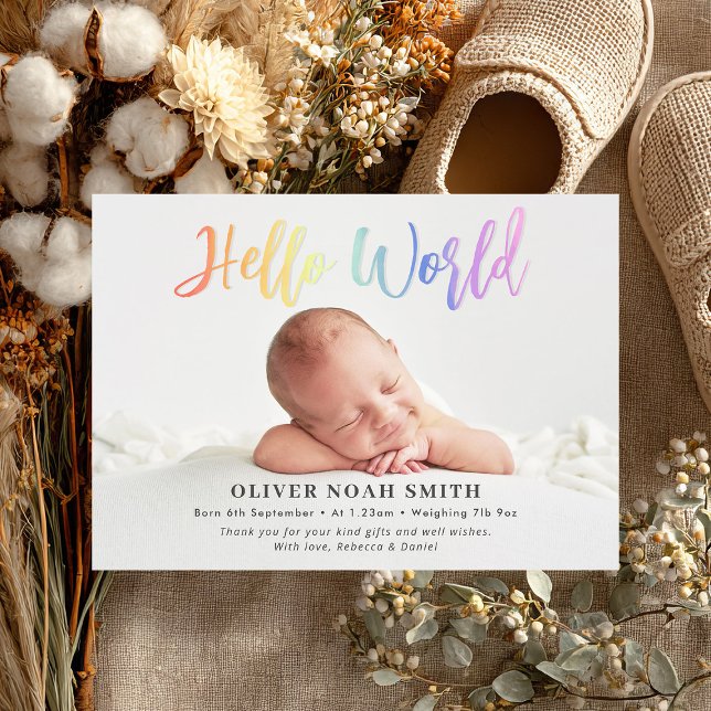Rainbow Baby Birth Anúncio Olá Mundo (Celebrate your newborn’s arrival with this vibrant "Hello World" birth announcement card.)