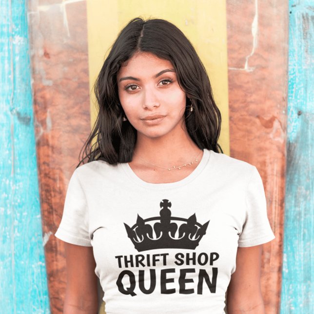 RAINHA DA LOJA DE SEGUNDA MÃO, Camisetas engraçada (Criador carregado)
