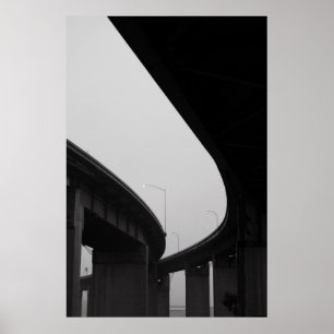 Rampas da autoestrada em um poster da névoa,