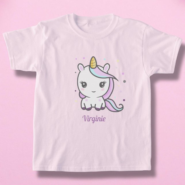 Rapariga T-Shirt com um Unicórnio Bonito (Girl T-Shirt with a Cute Unicorn - front)
