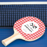 Raquete De Ping Pong Casamento do Monograma da Xadrez Red Gingham<br><div class="desc">Uma pá de pingue-pongue com xadrez de gingham vermelha e o monograma de duas letras do casal de amante de grelhador, bem como o primeiro e sobrenome acima da data do seu casamento, faz deste pá personalizado um presente divertido de casa ou de aniversário ou um par para os convidados...</div>