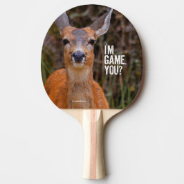 Raquete De Ping Pong Engraçado jovem Blacktail Deer sorri para o fotógr