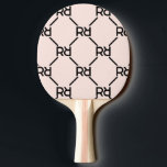 Raquete De Ping Pong Letra Minúscula Rosa Moderna Monográfica Luxuosa E<br><div class="desc">Letra cor-de-rosa Moderna Girly Monograma Letra Ping Pong Pong Pong Ping Elegante de luxo Passo para o tênis da mesa com talento e função com a nossa pá de ping monograma personalizada, combinando perfeitamente o seu estilo pessoal com o desempenho ideal. Este remo apresenta um fundo cor-de-rosa na moda pincelado...</div>